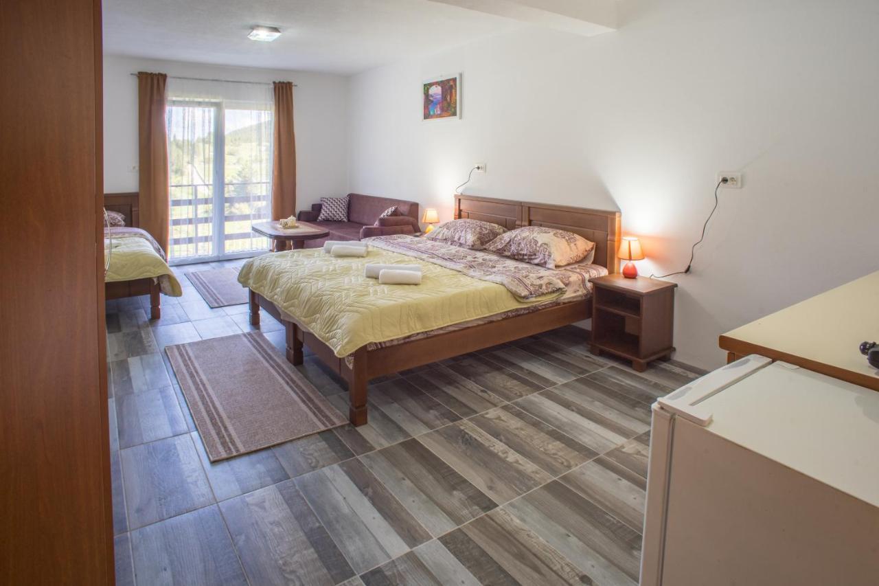 Apartmani Jezero Žabljak Exteriör bild
