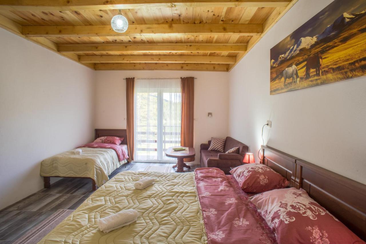 Apartmani Jezero Žabljak Exteriör bild