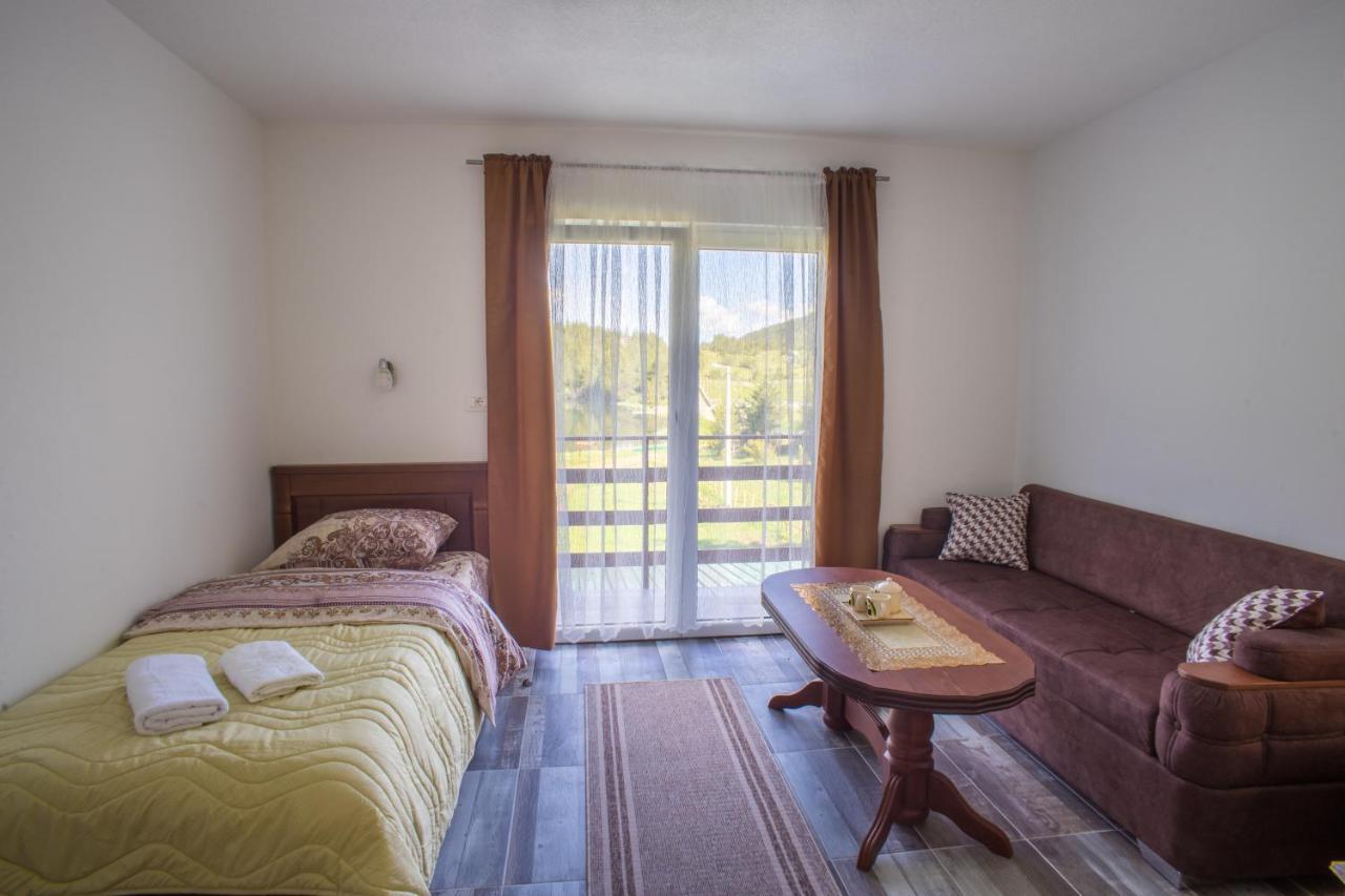 Apartmani Jezero Žabljak Exteriör bild