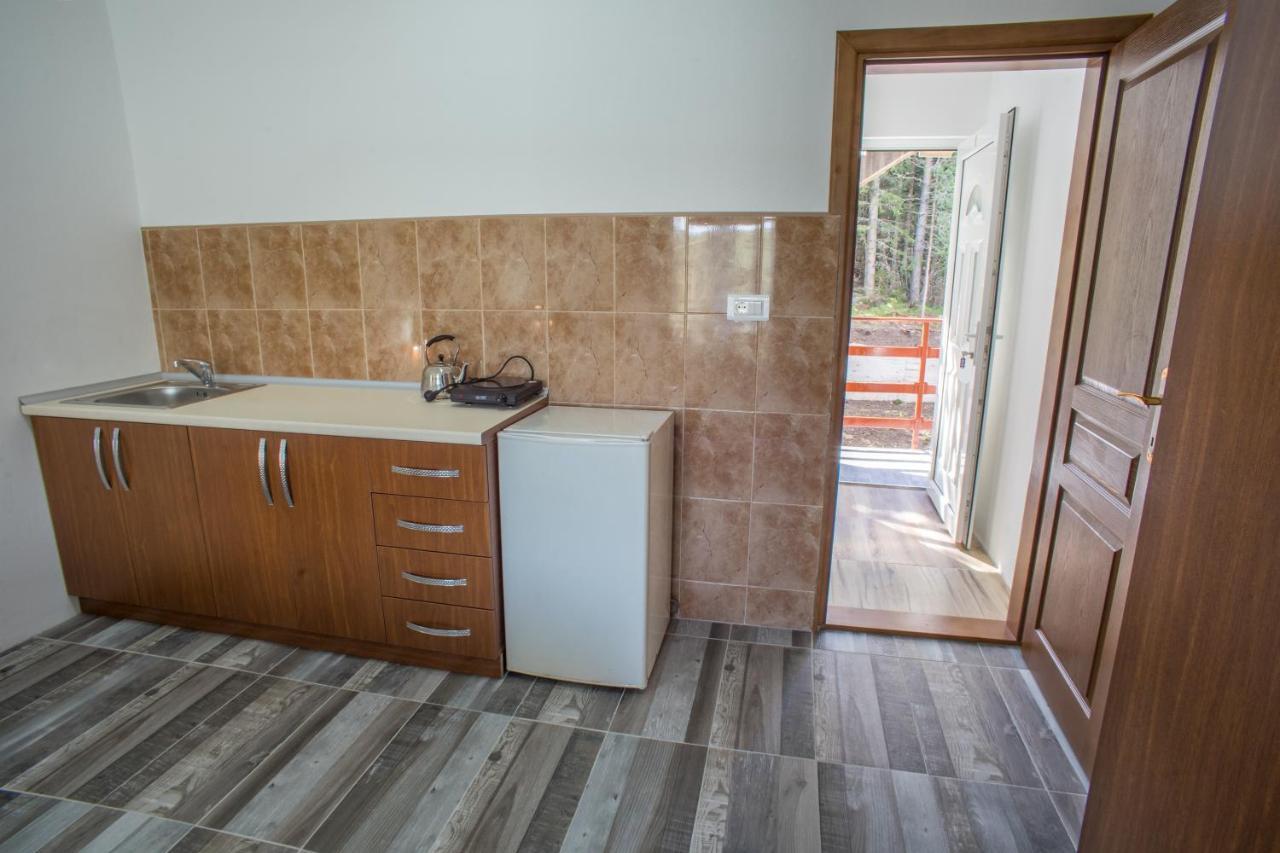 Apartmani Jezero Žabljak Exteriör bild