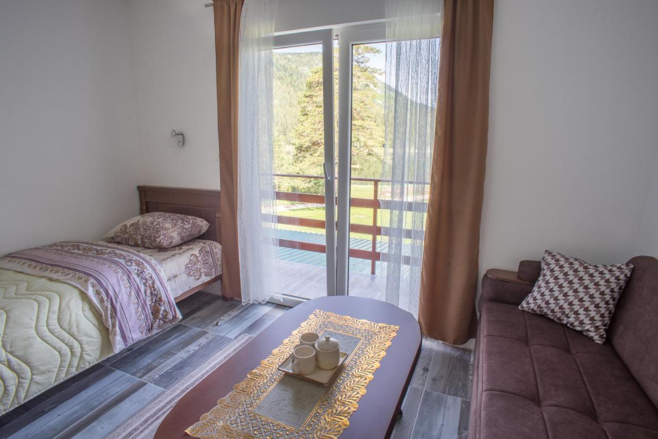 Apartmani Jezero Žabljak Exteriör bild
