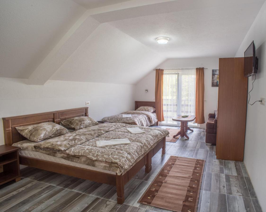 Apartmani Jezero Žabljak Exteriör bild
