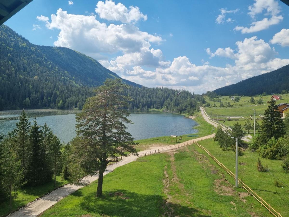 Apartmani Jezero Žabljak Exteriör bild