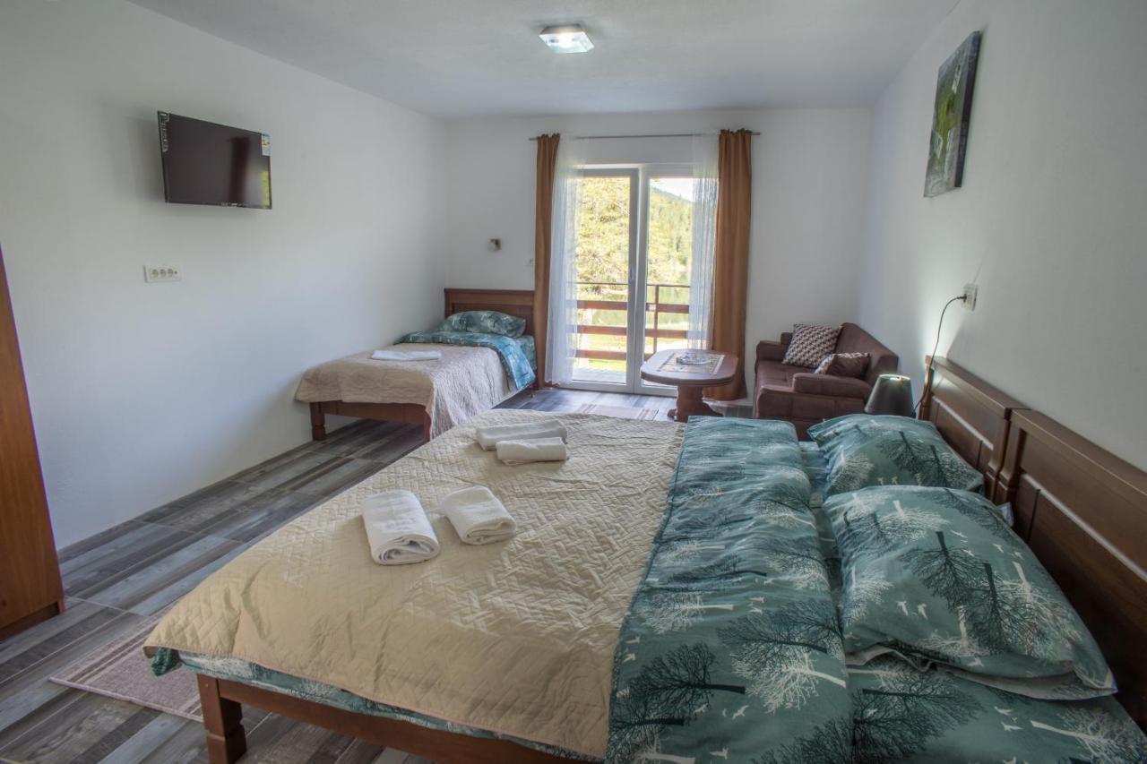 Apartmani Jezero Žabljak Exteriör bild