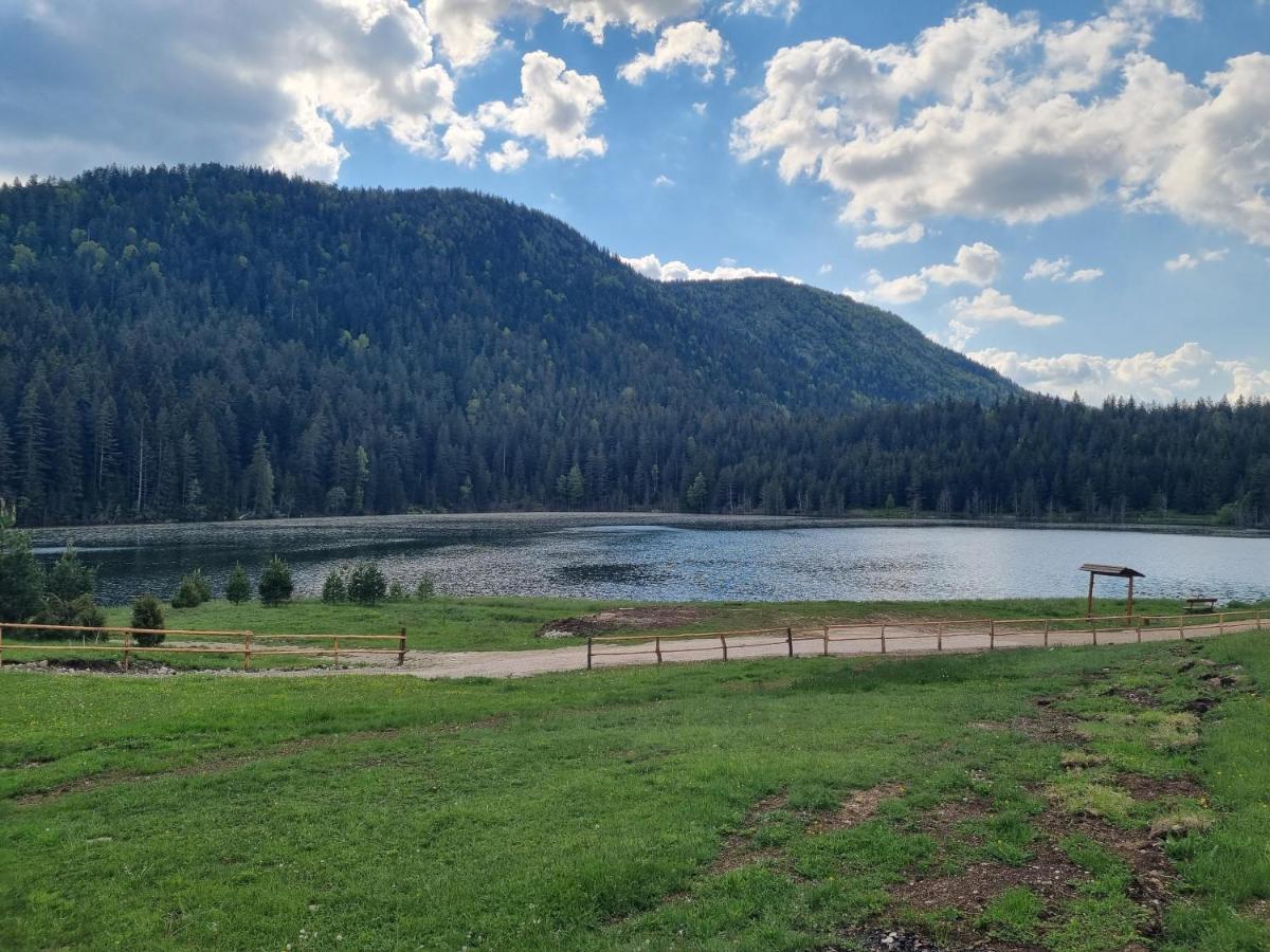 Apartmani Jezero Žabljak Exteriör bild